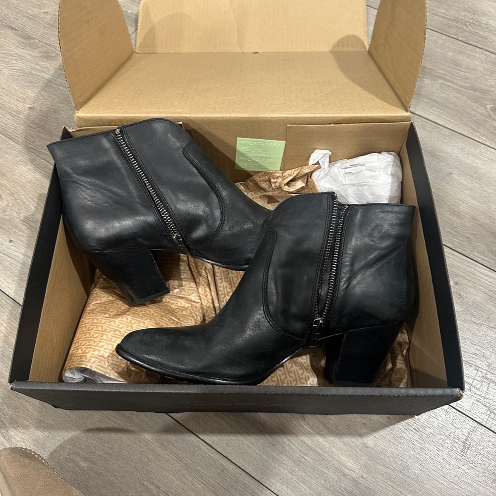 Frye Jennifer bootie Black Ankle Boots